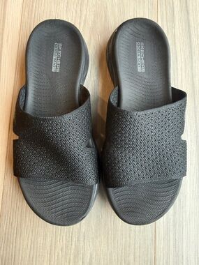 Skechers Women's Black On-The-Go 600 Slide Sandals Size 6